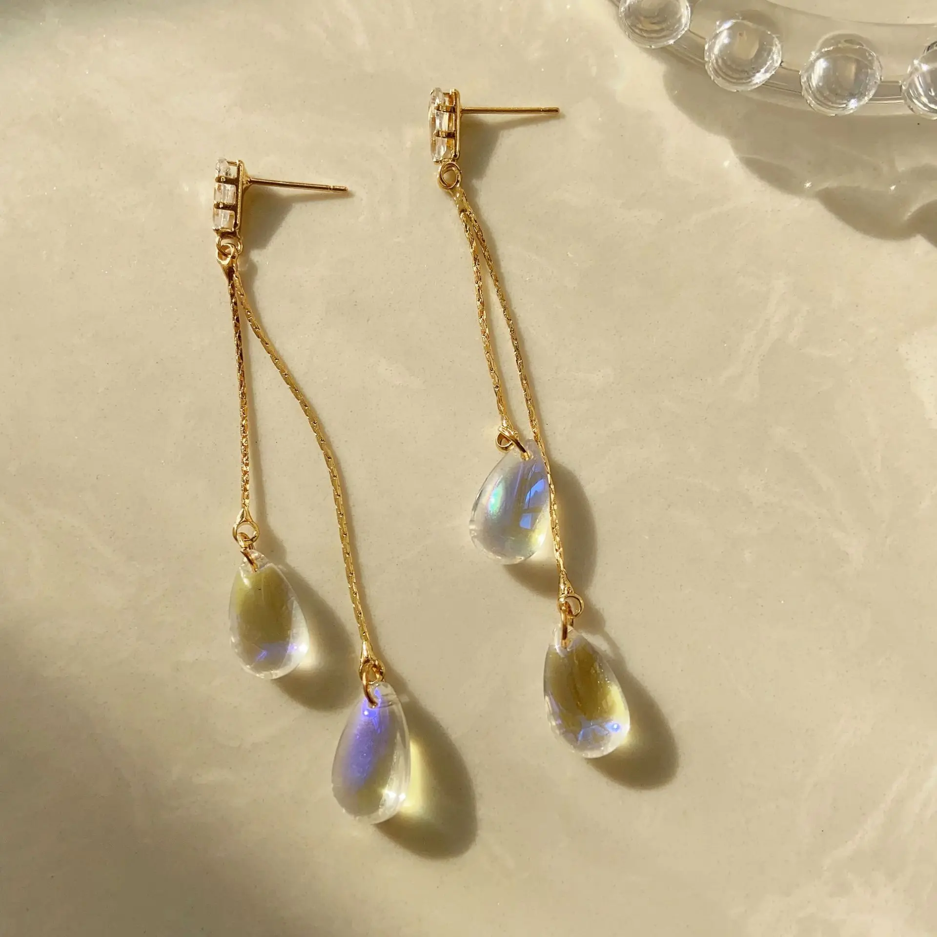 まばゆいばかりのウォータードロップイヤークリップ、結婚式、古 - Tippet Line のレビューと価格
